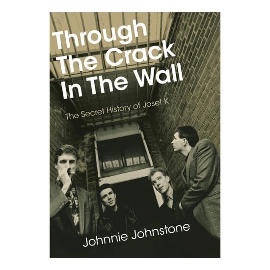 Through The Crack In The Wall: The Secret History(...)